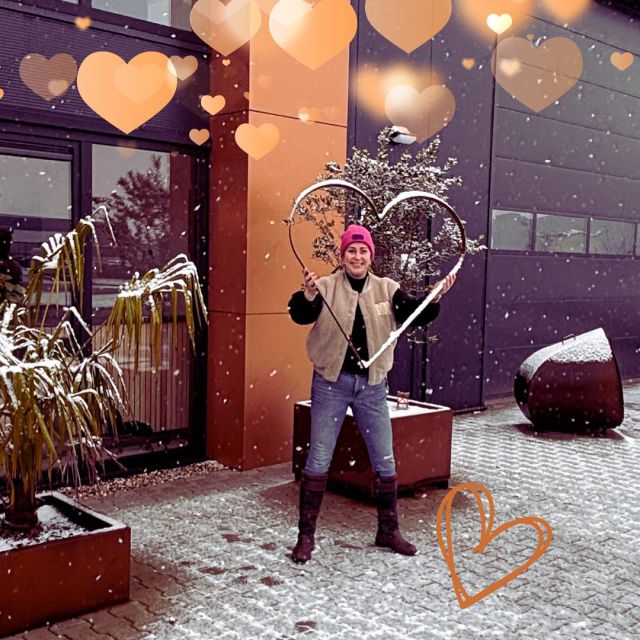 🧡Happy Valentijnsdag! 🧡

Wij hebben niet alleen hart voor de klant, maar ook een hart van staal - sterk genoeg om altijd voor jou klaar te staan! 🛠️ 💥De deur staat altijd open, we zijn lekker laagdrempelig, naast onze prachtige haarden en andere stalen producten in de showroom maken we ook artikelen op maat, precies zoals jij het wilt.

Jullie maken ons werk elke dag bijzonder.

Psst; het stalen hart is te koop (€49,95) 😉

Fijne Valentijnsdag! 🧡
Magma Tuin Haard & Staal
Tuinhaard.com
